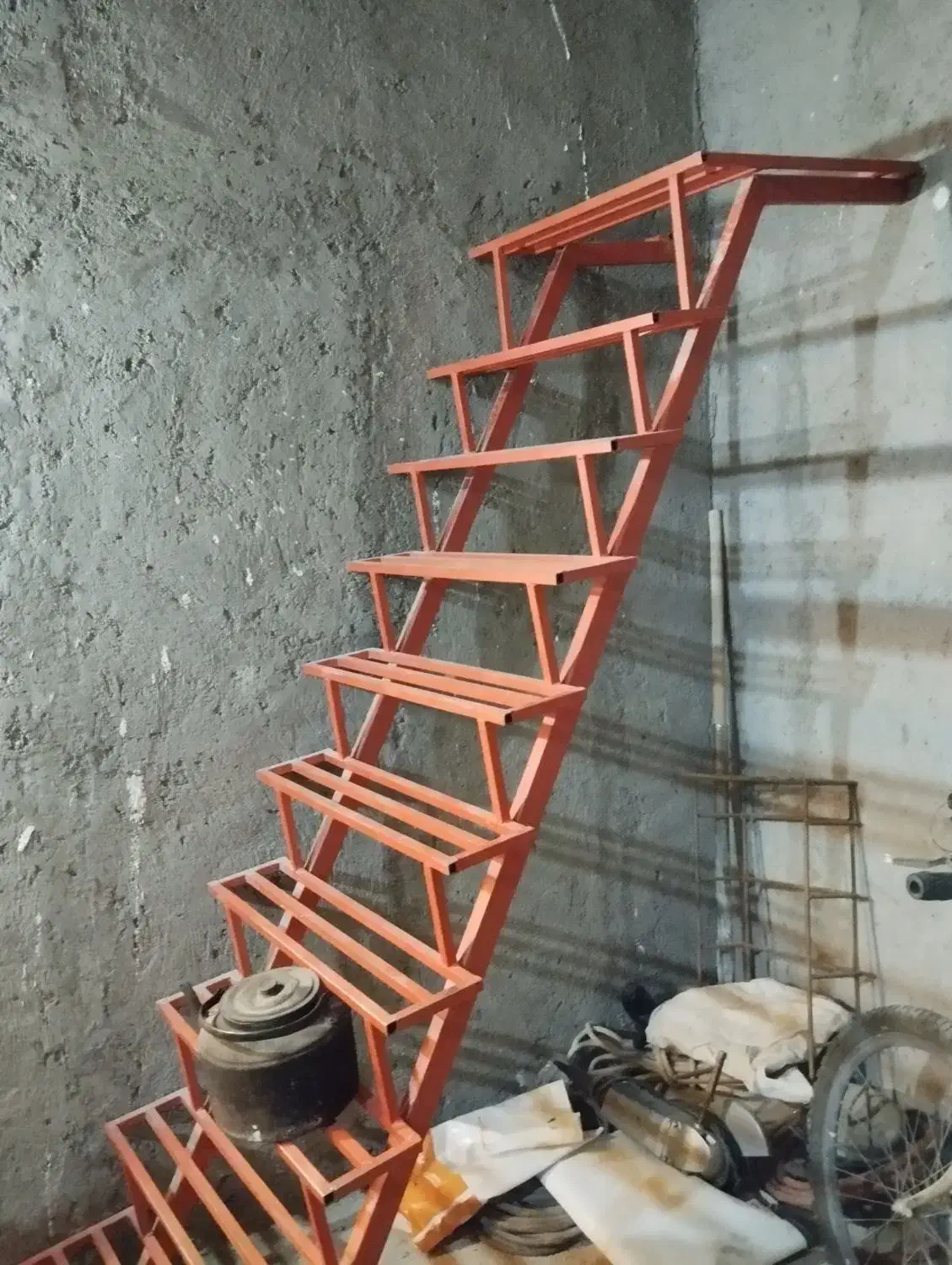 پله آهنی|مصالح و تجهیزات ساختمان|باسمنج, |دیوار