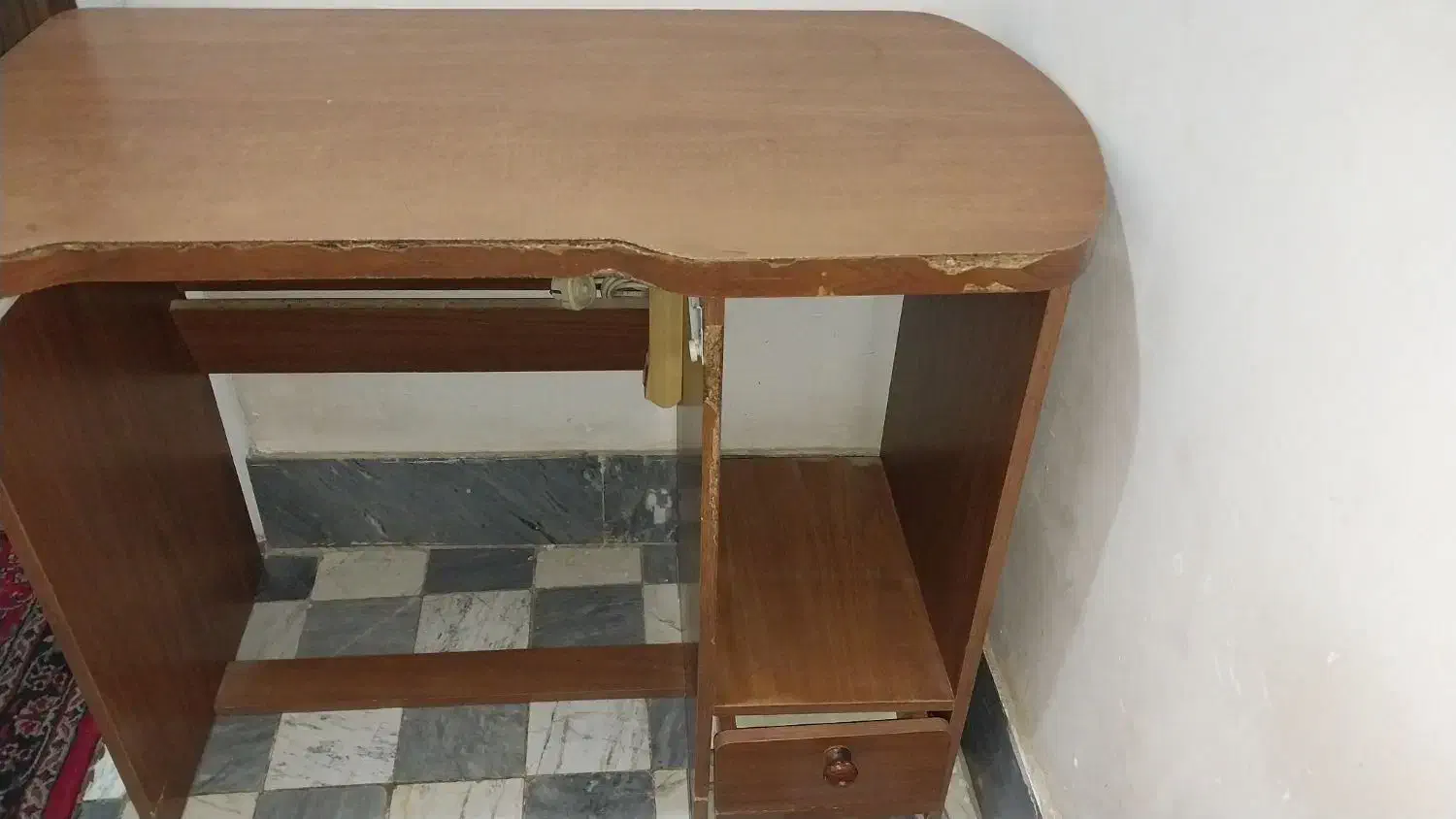 میز تحریر/کامپیوتر|میز تحریر و کامپیوتر|قم, دروازه چوبی|دیوار