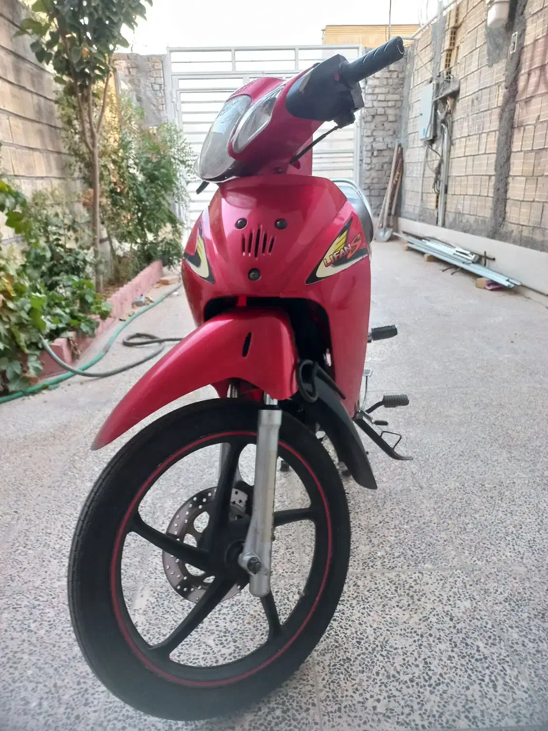 فروش موتور سیکلت بی کلاج مدل۹۴ لیفان ۱۲۵|موتورسیکلت|مبارکه, |دیوار