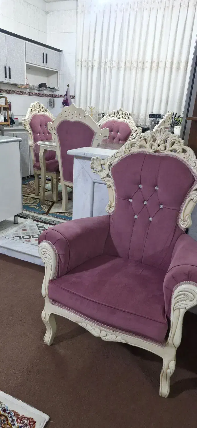 مبل ۷نفره با میز غذاخوری ۴نفره سالمه سالم|مبلمان خانگی و میز عسلی|قم, حنیف نژاد|دیوار