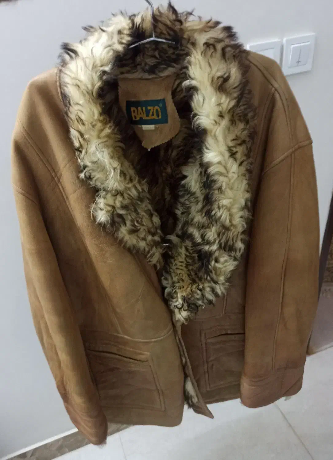 پالتو چرم|لباس|شاهینشهر, شهرک گلدیس|دیوار