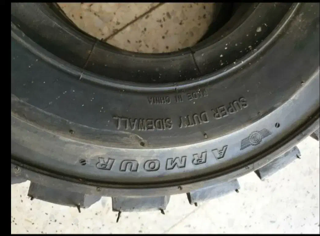 لاستیک لیفتراک در حد نو|قطعات یدکی و لوازم جانبی|یزد, |دیوار