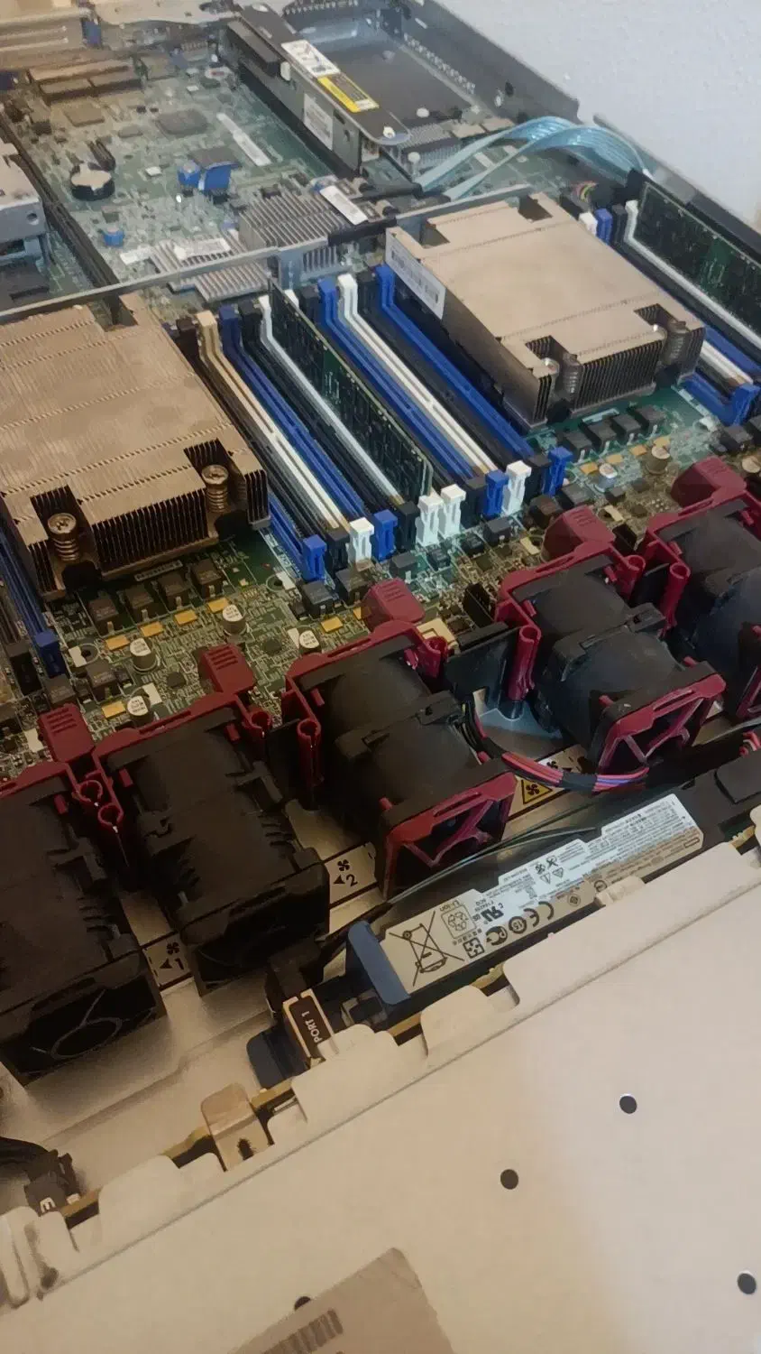 سرور HP DL360 G9|مودم و تجهیزات شبکه|اصفهان, پروین|دیوار