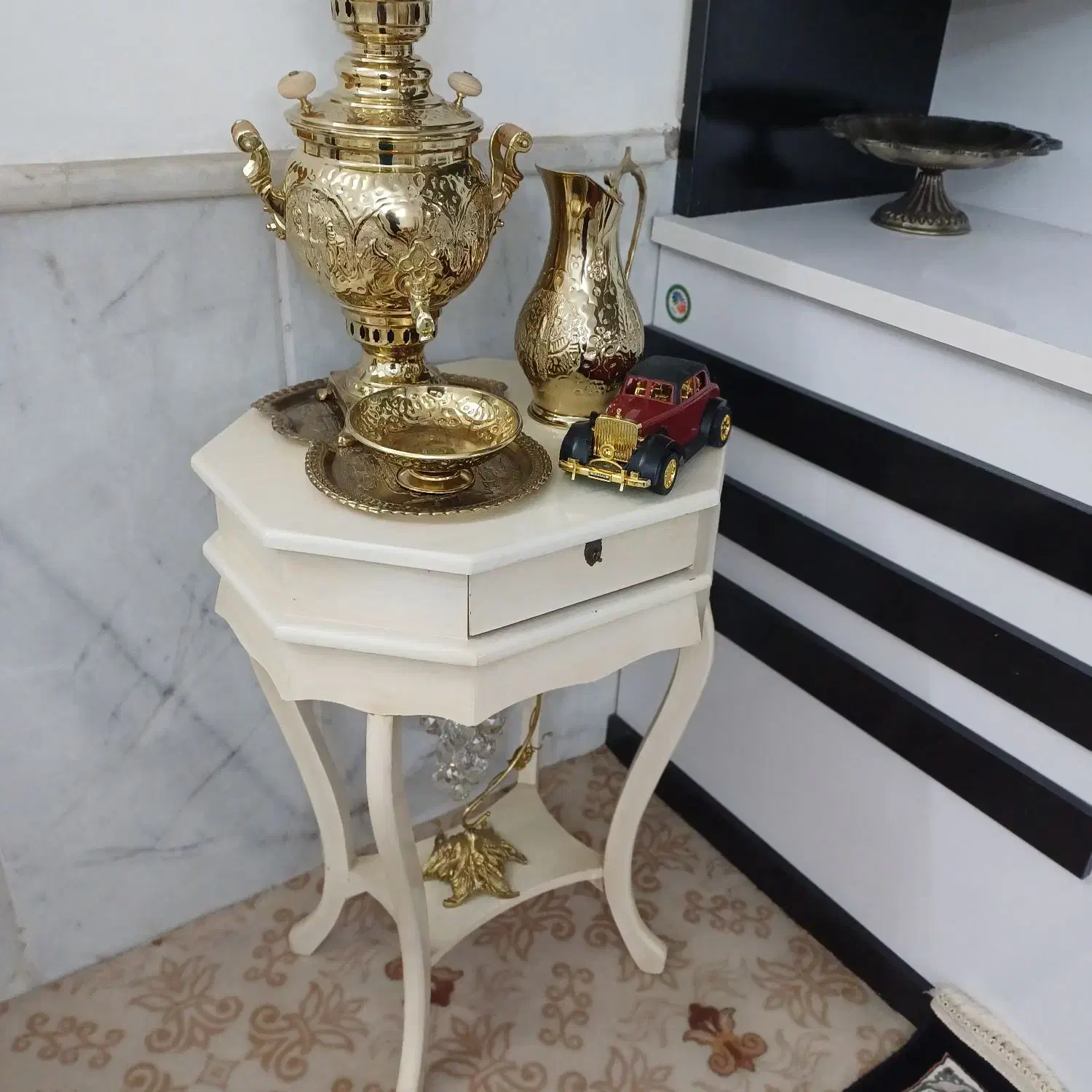 میز خاطره . کنار سالنی|میز تلفن|مشهد, اروند|دیوار