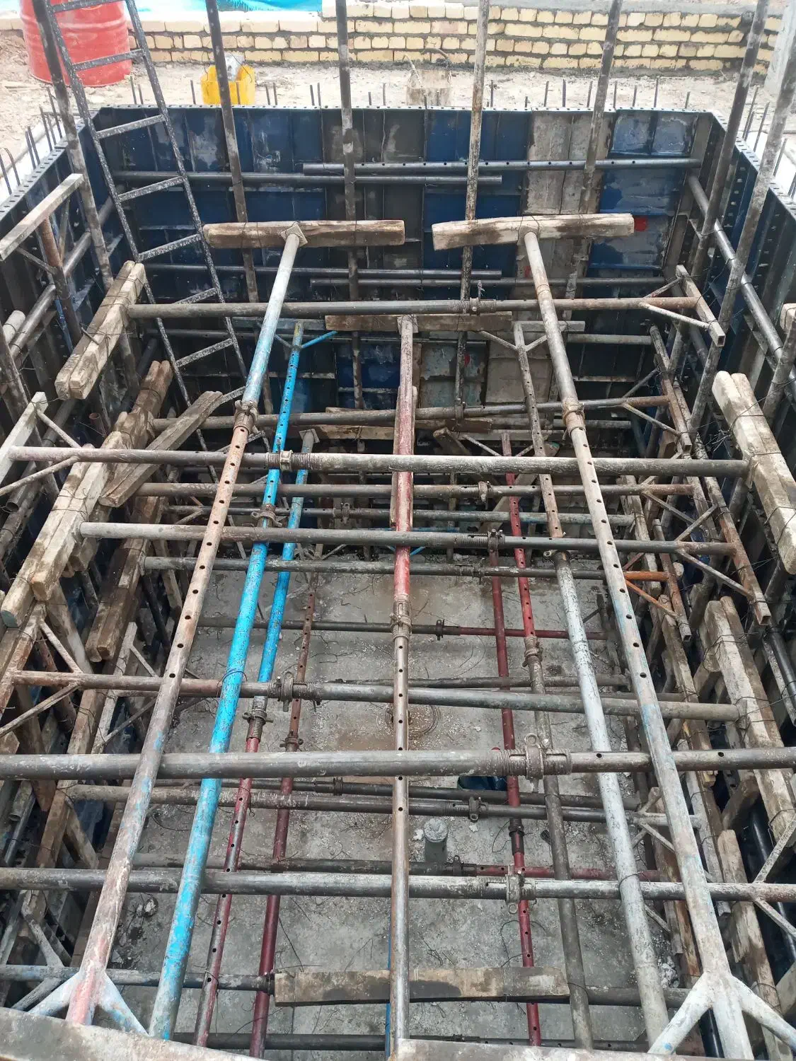 آرماتوربندی و قالب بندی|خدمات پیشه و مهارت|اراک, |دیوار