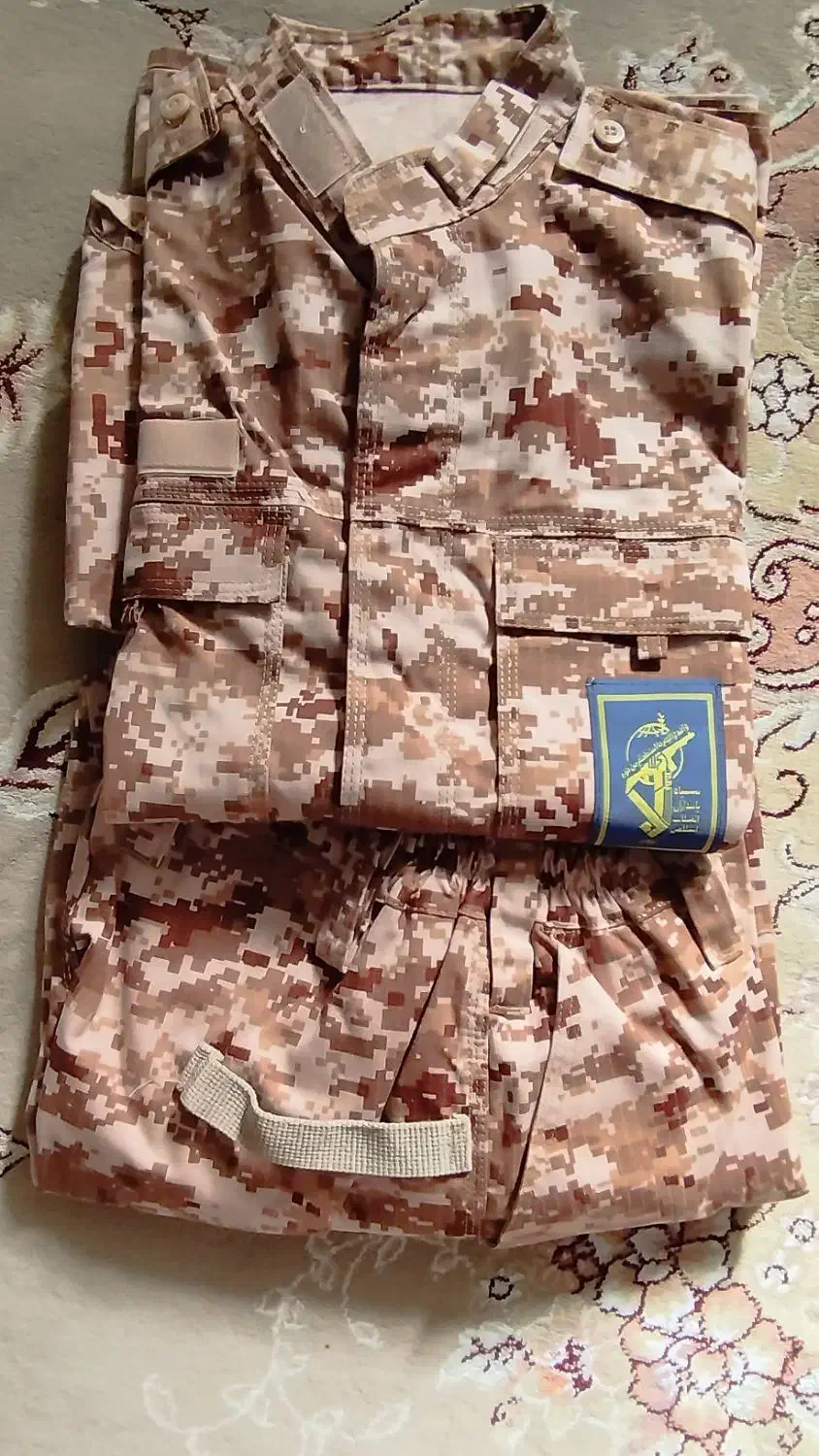 لباس نظامی|لباس|اراک, |دیوار