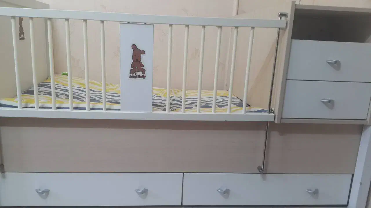 تخت نوزاد|تخت و صندلی بچه|مشهد, سرافرازان|دیوار