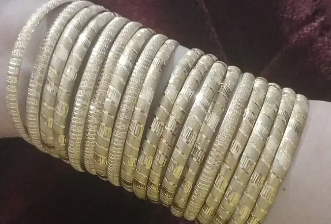 باالنگوی شماره 1تعویض میکنم نوبدون هیچ گونه شکستگی|جواهرات|فارسان, |دیوار