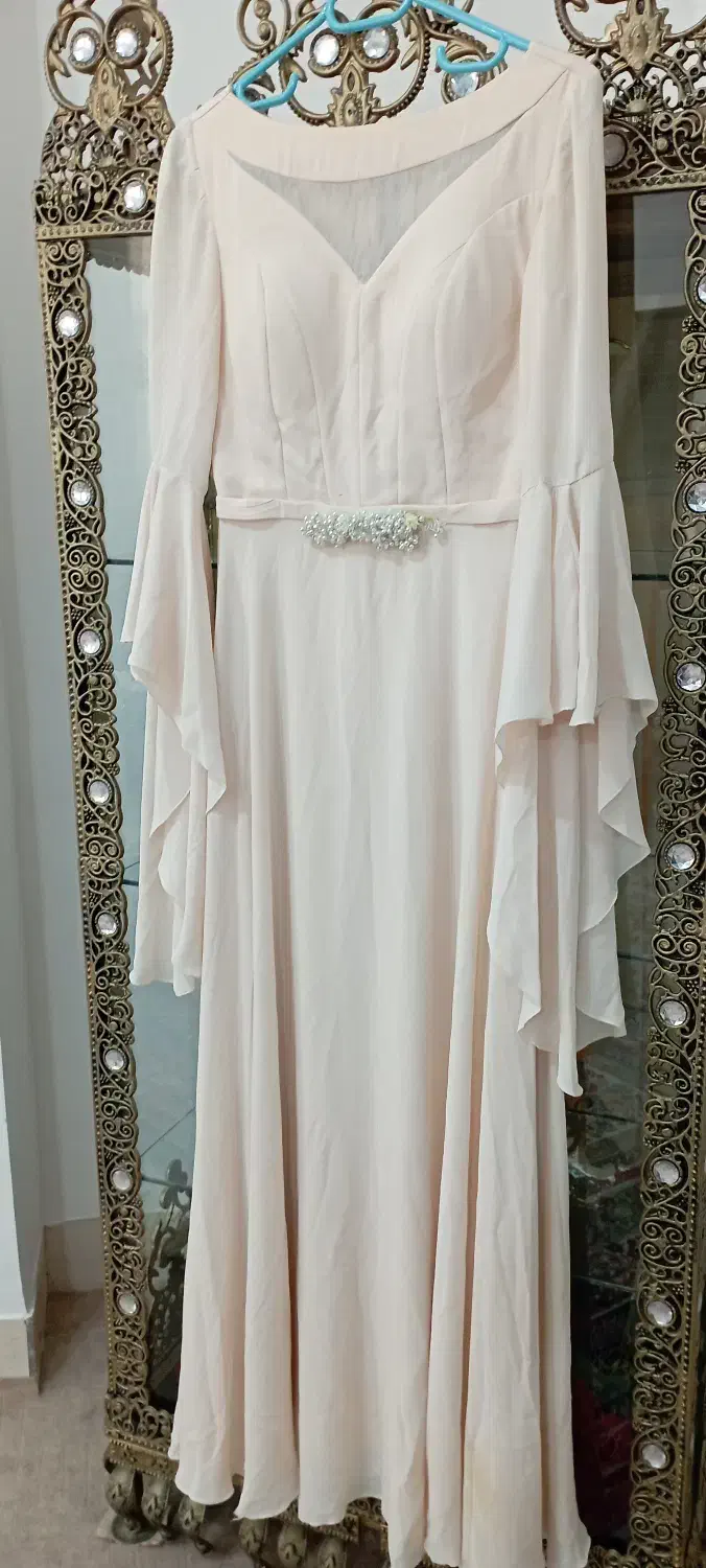 لباس مجلسی|لباس|پارسآباد, |دیوار