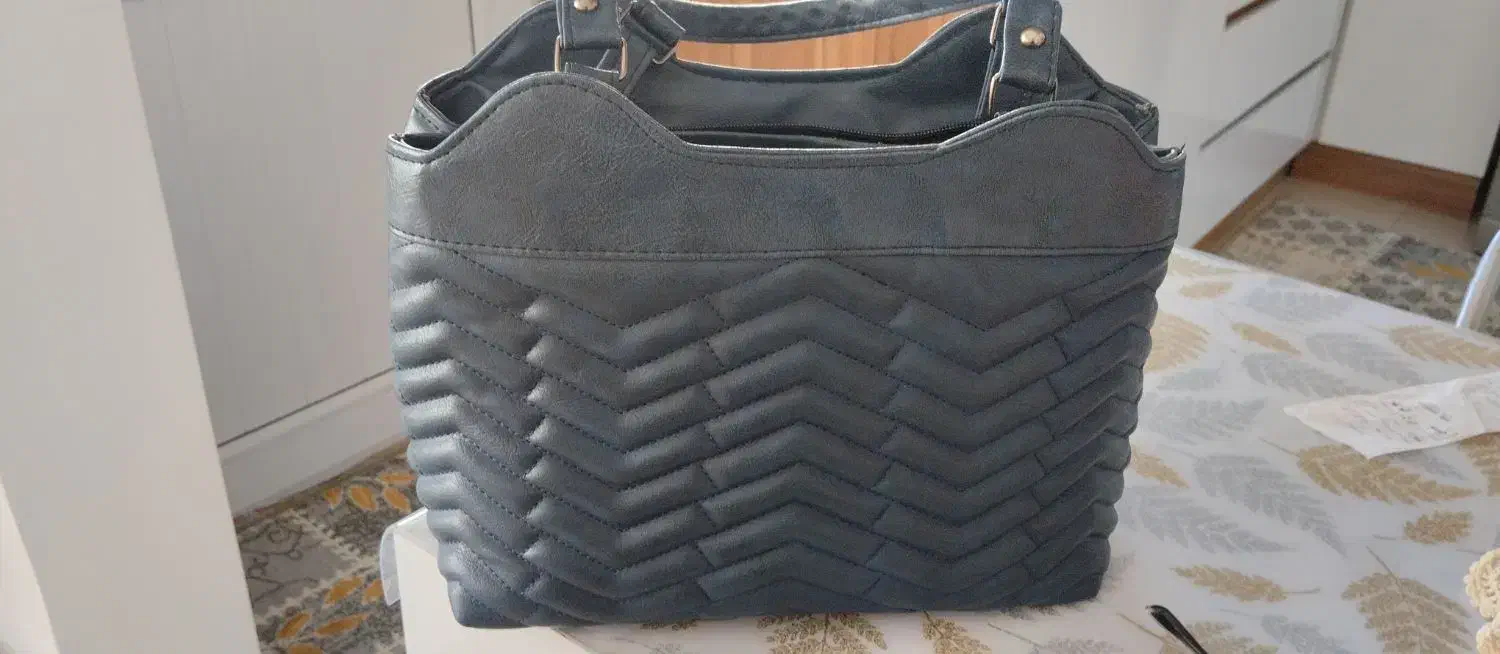 سه عدد کیف|کیف، کفش، کمربند|سنندج, |دیوار