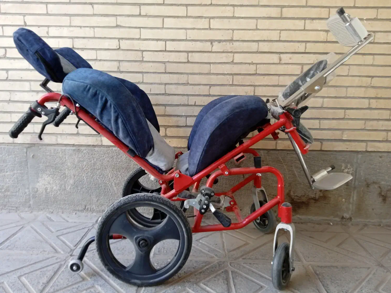 ویلچر سی پی cp موژان طب Med Sky|آرایشی، بهداشتی، درمانی|کرمان, |دیوار