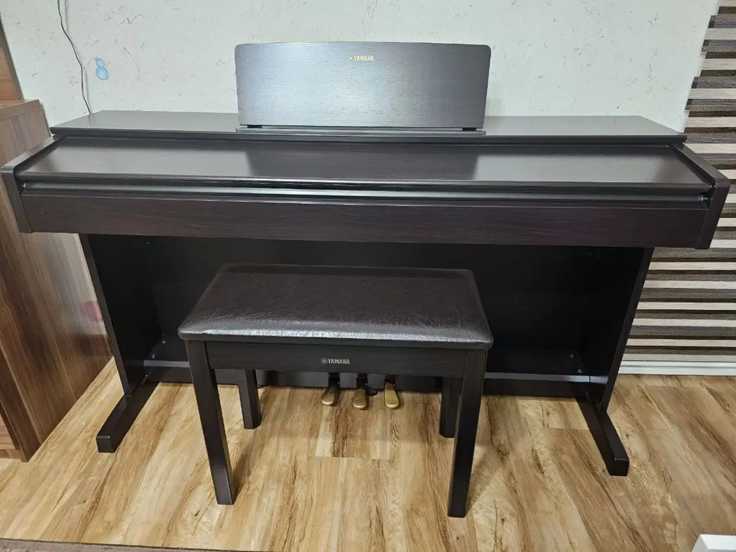 پیانو دیجیتال یاماها Yamaha YDP-143|پیانو، کیبورد، آکاردئون|قم, شهید صیاد شیرازی|دیوار