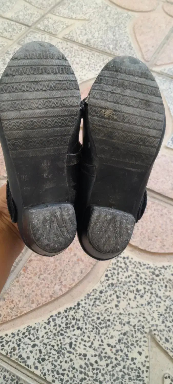 کفش|کیف، کفش، کمربند|دورود, |دیوار