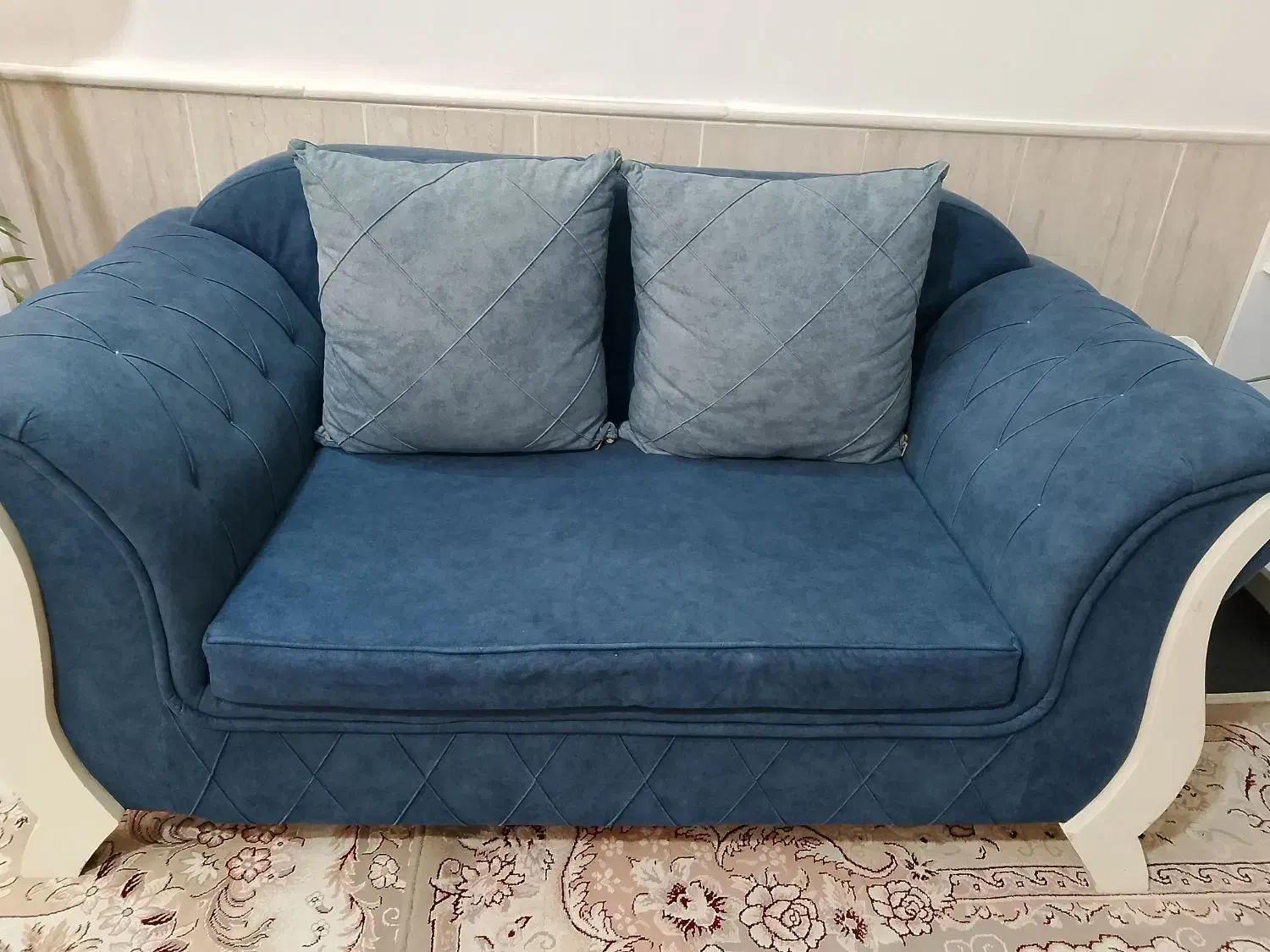 یک دست مبل راحتی|مبلمان خانگی و میز عسلی|نیشابور, گنبد سبز|دیوار