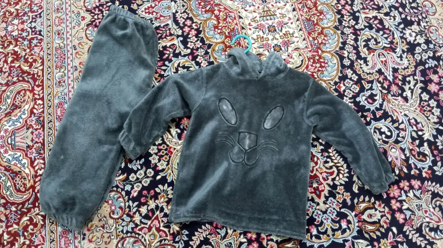 یک دست هودی و شلوار مخمل|کفش و لباس بچه|بندر ماهشهر, |دیوار