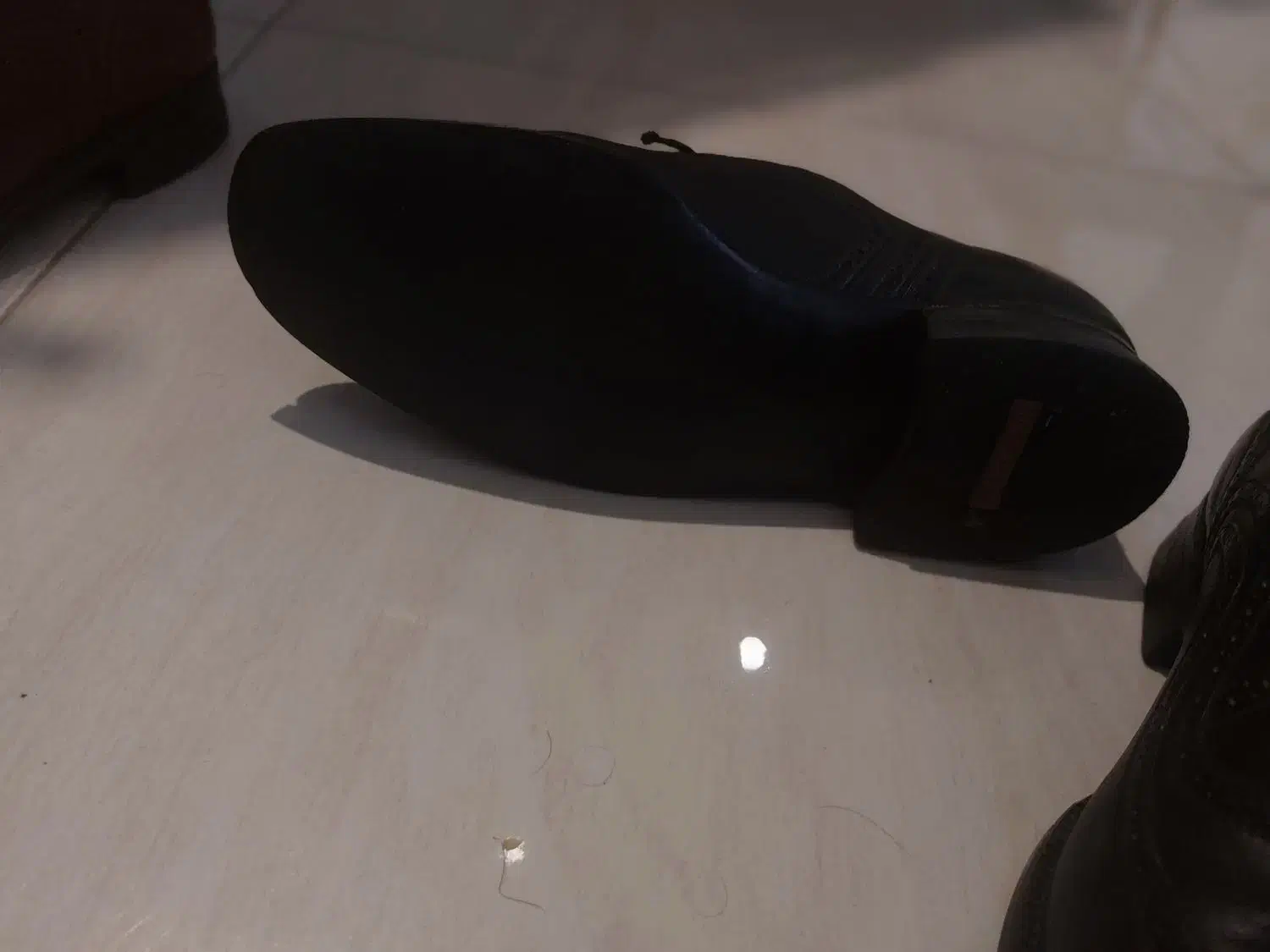 کفش چرم مردانه|کیف، کفش، کمربند|رشت, سعدی (تختی)|دیوار