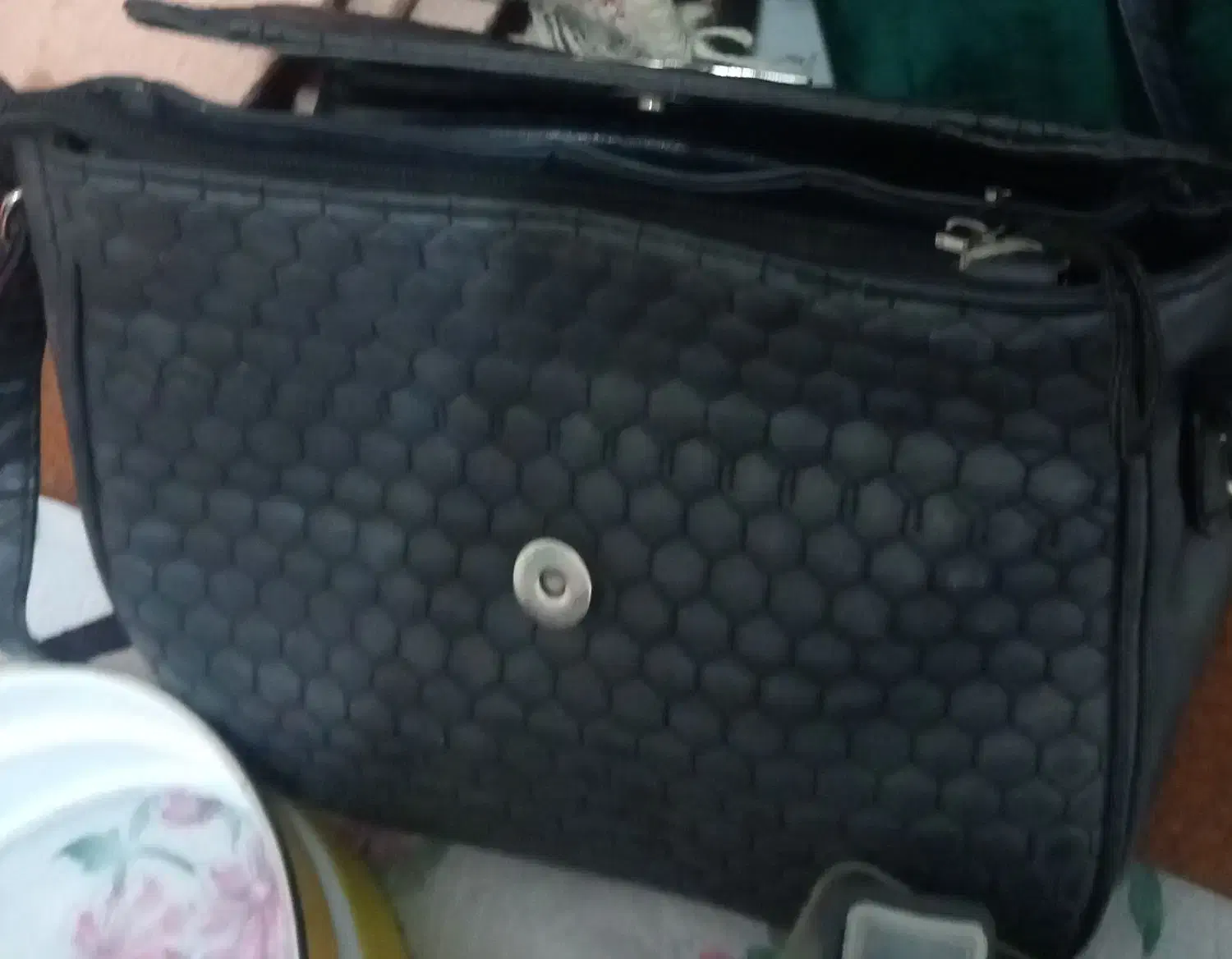 کیف کارکرده هستند|کیف، کفش، کمربند|پرند, فاز ۵|دیوار