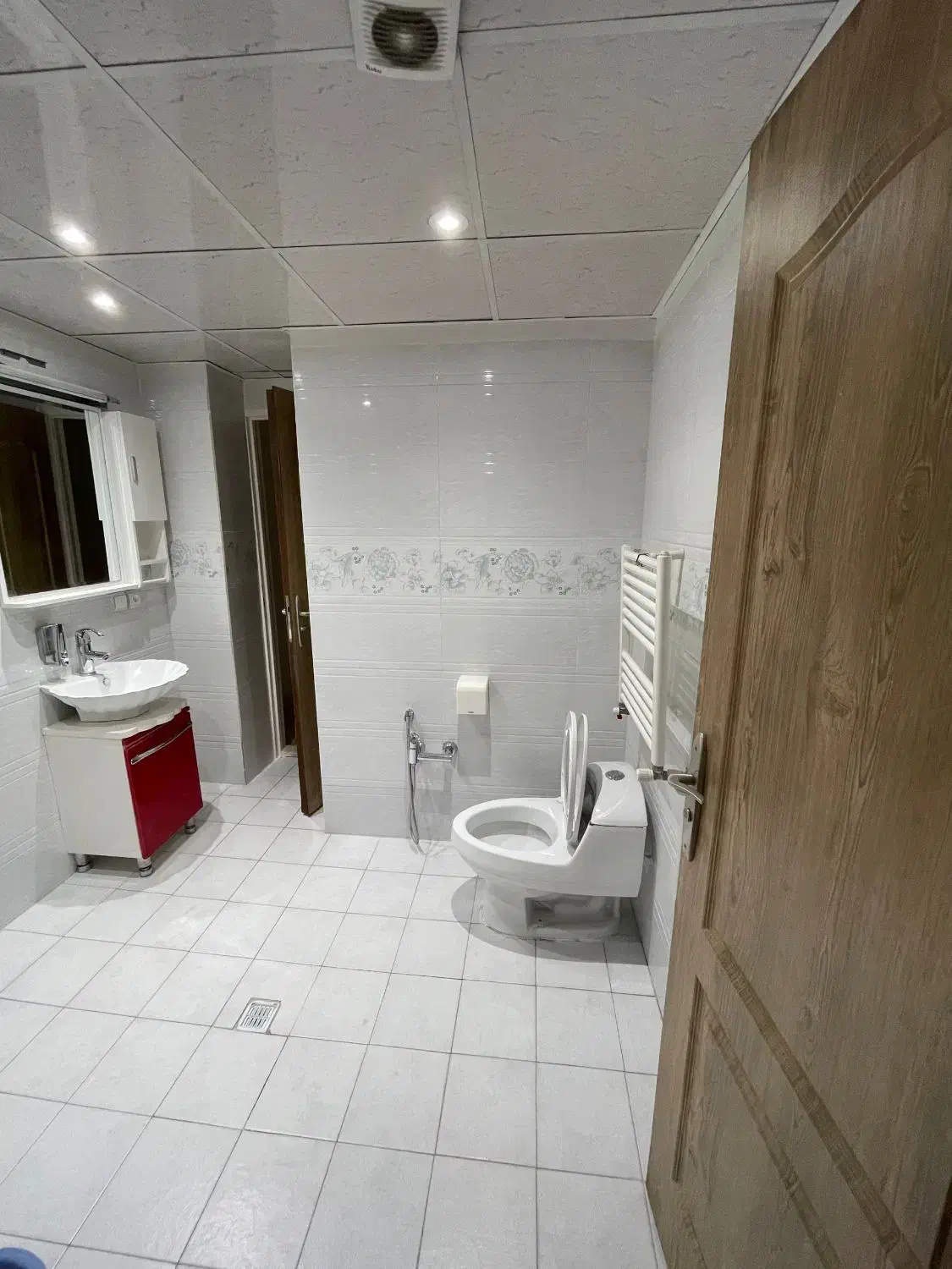 136 متر تکواحدی. چهارباغ. قابل تبدیل