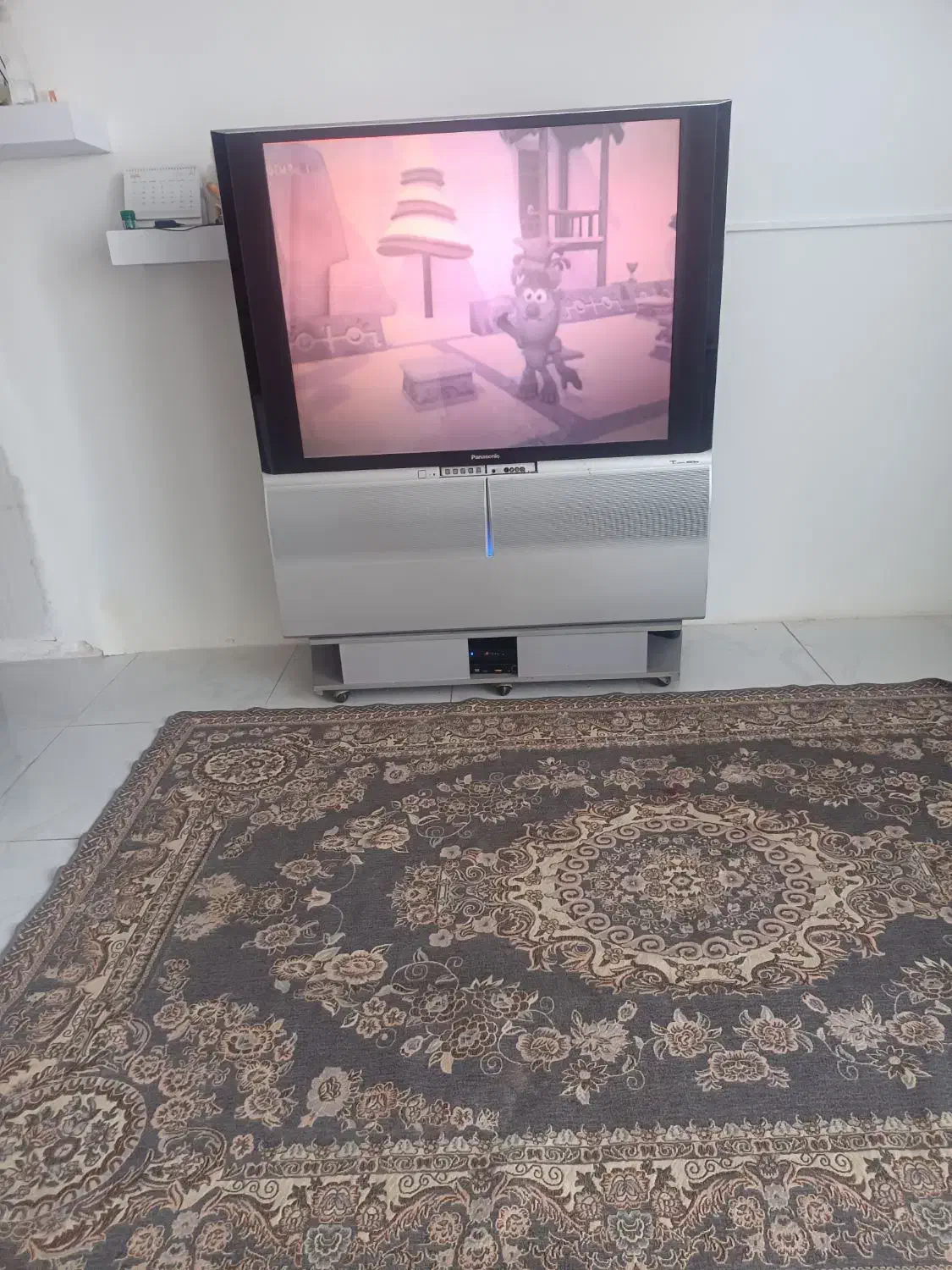 تلویزیون پروجکشن سینما خانواده|تلویزیون و پروژکتور|گلبهار, شهر جدید گلبهار|دیوار