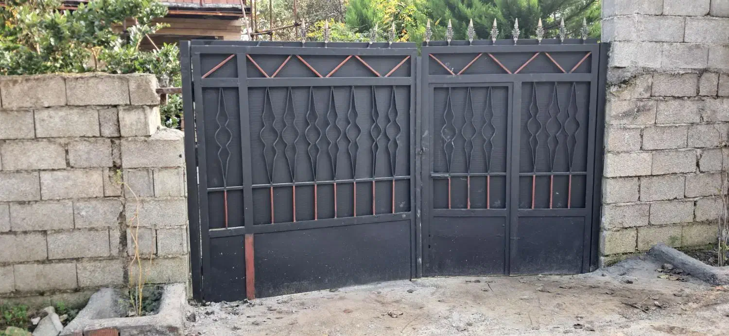 درب یا دروازه حدود ۳ متر|مصالح و تجهیزات ساختمان|اسالم, |دیوار