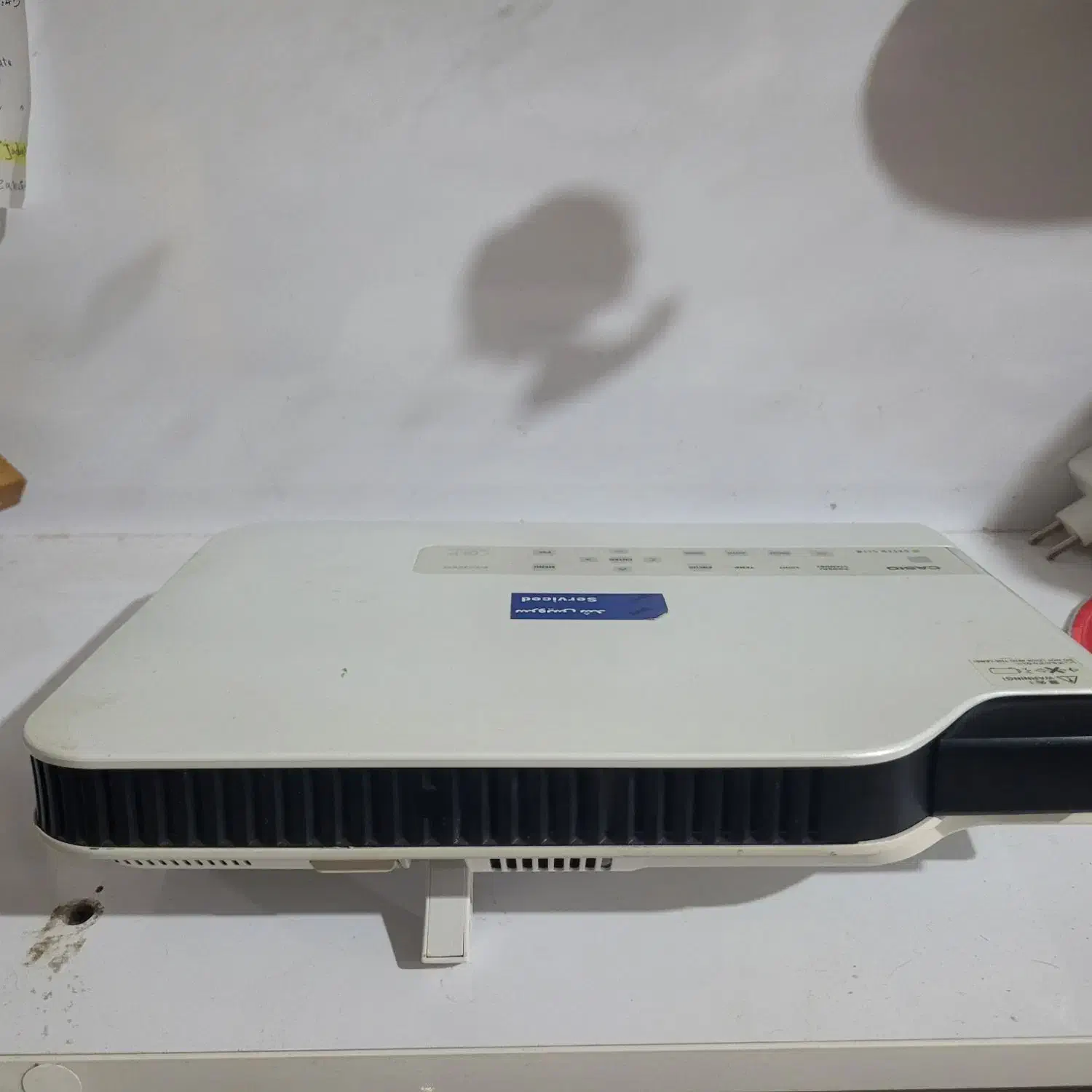 پروژکتور فول کیفیت4kکاسیو اصل ژاپن|تلویزیون و پروژکتور|شیراز, اصلاح‌نژاد|دیوار