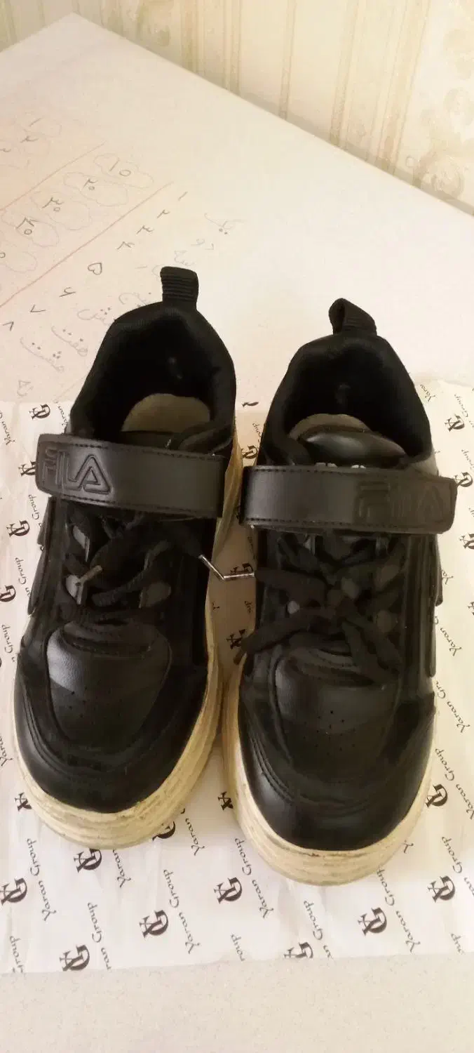 کتانی و کاپشن دخترانه|کفش و لباس بچه|رشت, بوسار|دیوار