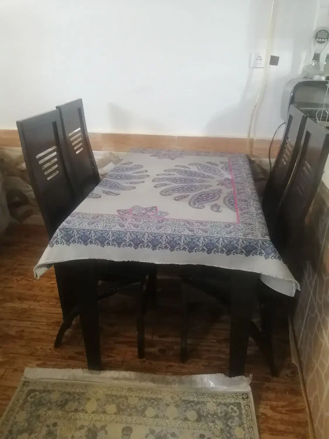 میز غذاخوری 4 نفره|میز و صندلی غذاخوری|گرگان, |دیوار