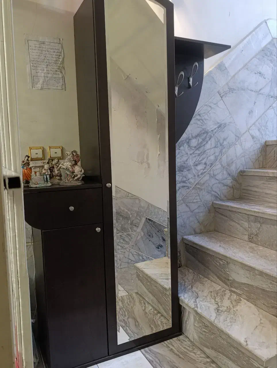 جا کفشی|جاکفشی، کمد، دراور|کرج, ساسانی (قلمستان)|دیوار