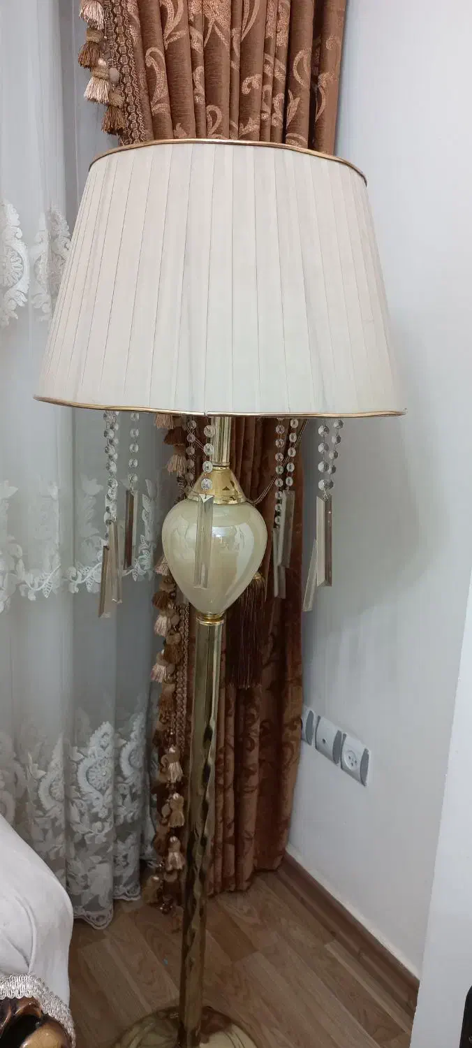 آباژور ایستاده|چراغ خواب و آباژور|تبریز, |دیوار