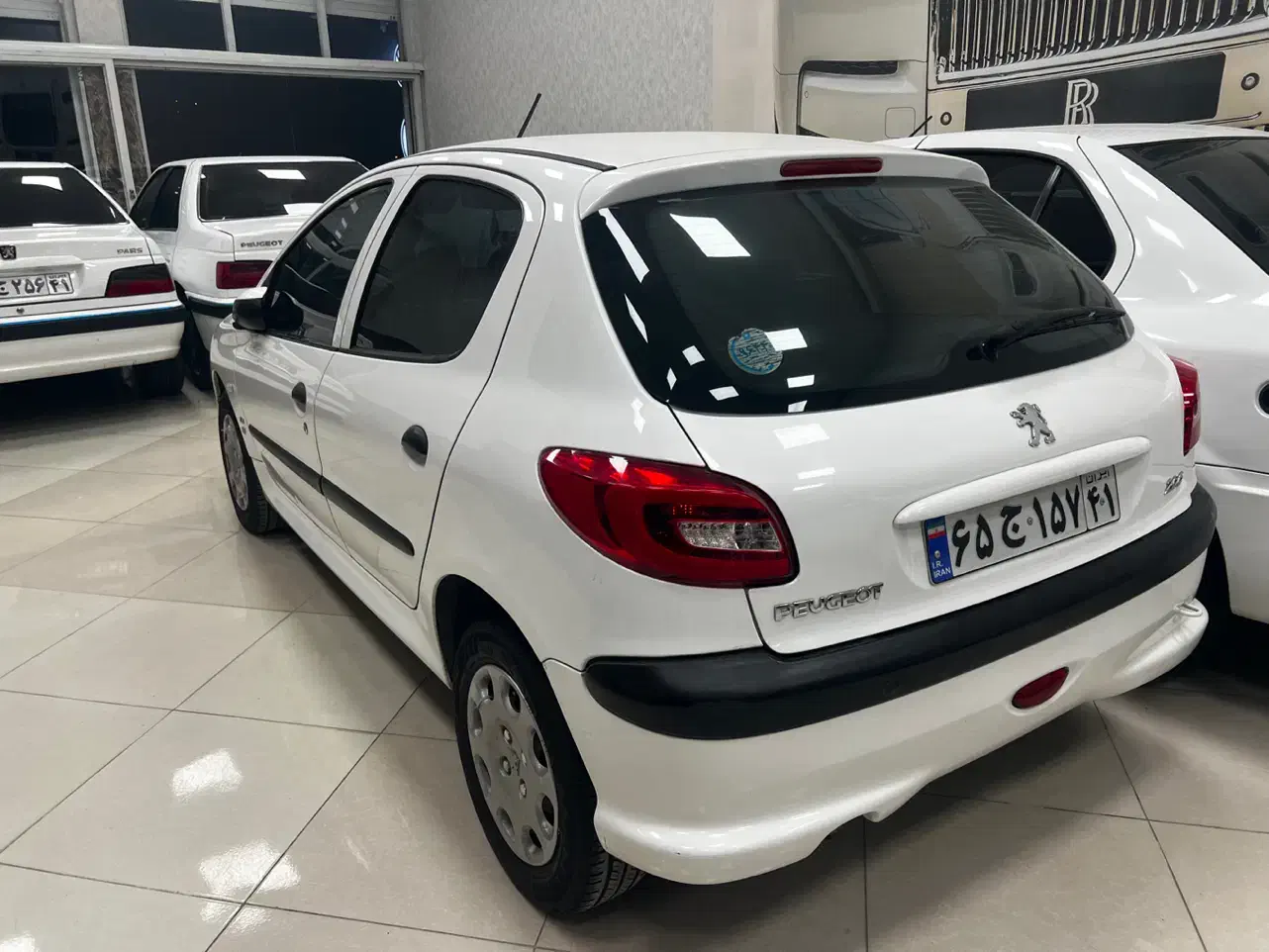 ۲۰۶تیپ۵مدل ۹۷بدونه رنگ|خودرو سواری و وانت|الیگودرز, |دیوار