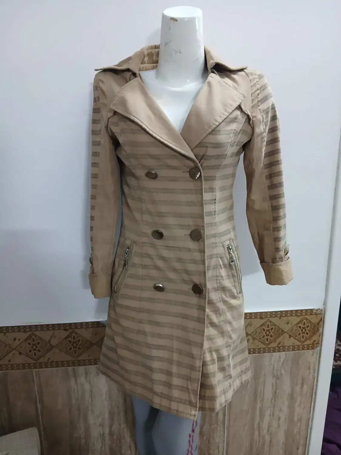 لباس|لباس|تربت جام, حافظ|دیوار