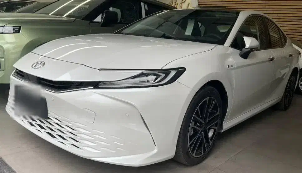 تویوتا کمری 2/5 هیبرید مدل ۲۰۲۵ فول پرمیوم|خودرو سواری و وانت|تهران, آسمان|دیوار