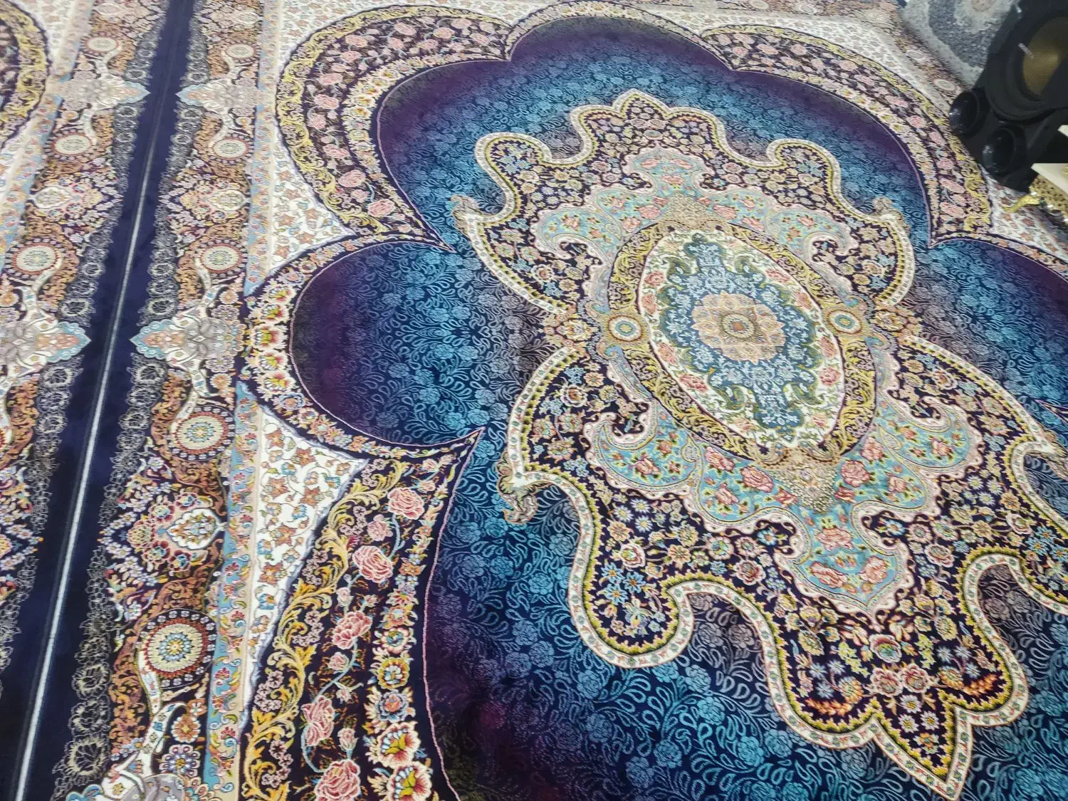 سه عدد دوازده متری درحد نو و تمیز بدون هیچ مشگلی|فرش|خمین, |دیوار