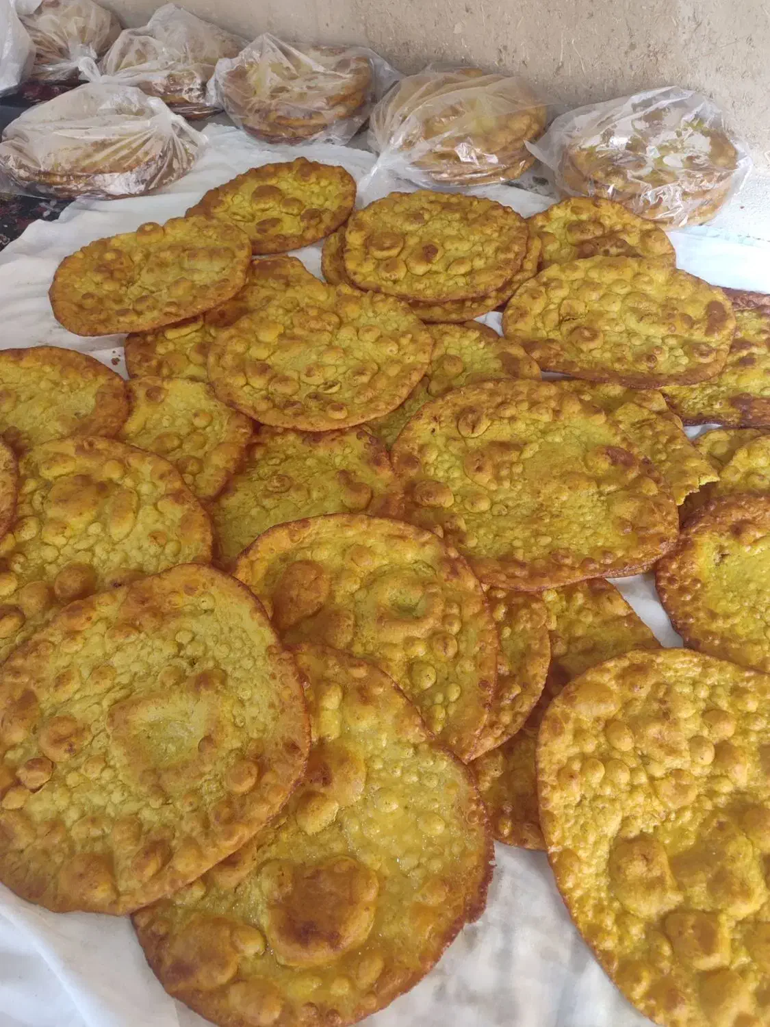 نون روغنی تازه بزرگ شیرین و خوشمزه دونه ای ۱۴|خوردنی و آشامیدنی|صالح آباد, |دیوار