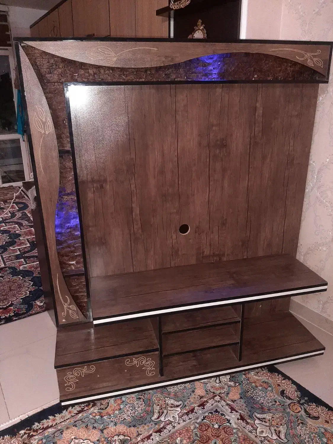 میز تی وی کاملا سالم|میز تلویزیون|تهران, حبیب الله|دیوار