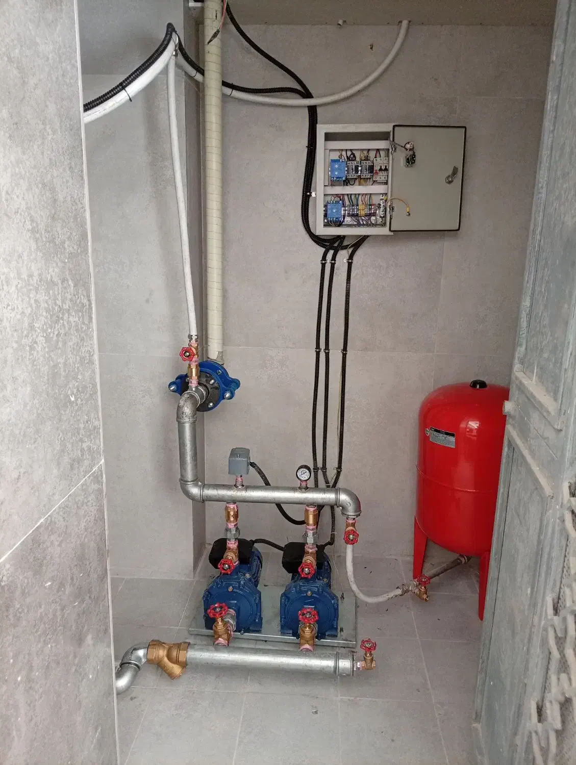 نصب و سیم پیچی انواع الکتروموتور و پمپ اب ساختمانی|خدمات پیشه و مهارت|شیراز, فرهنگ شهر|دیوار