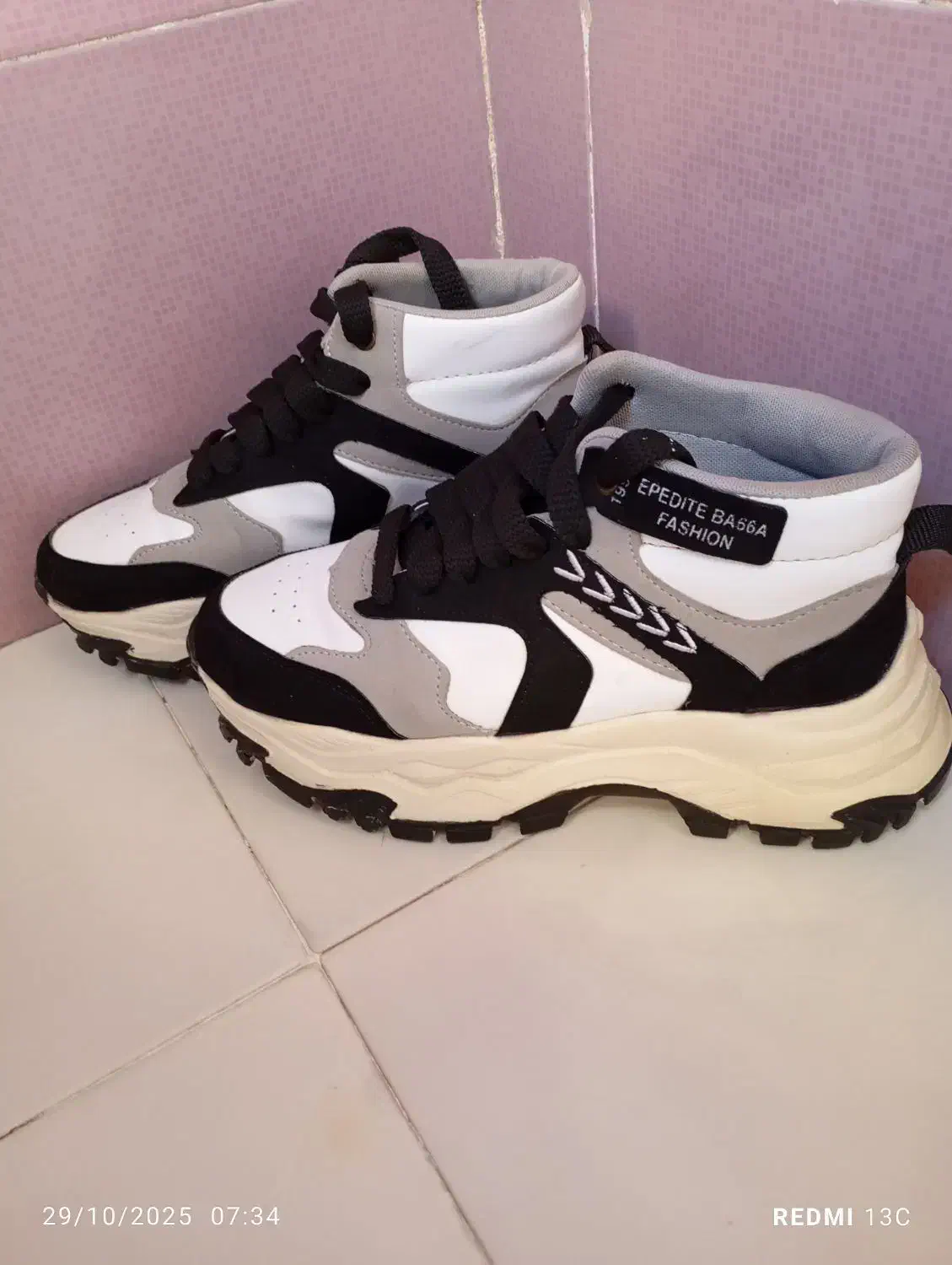 کفش اسپورت|کیف، کفش، کمربند|سنندج, |دیوار