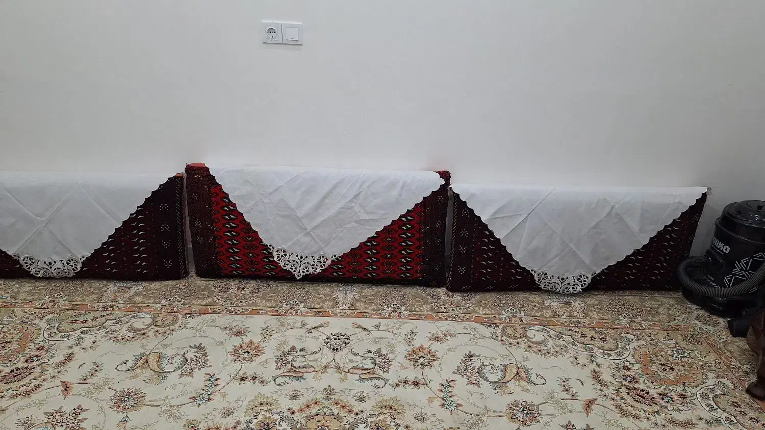 پشتی|پشتی|بیرجند, |دیوار