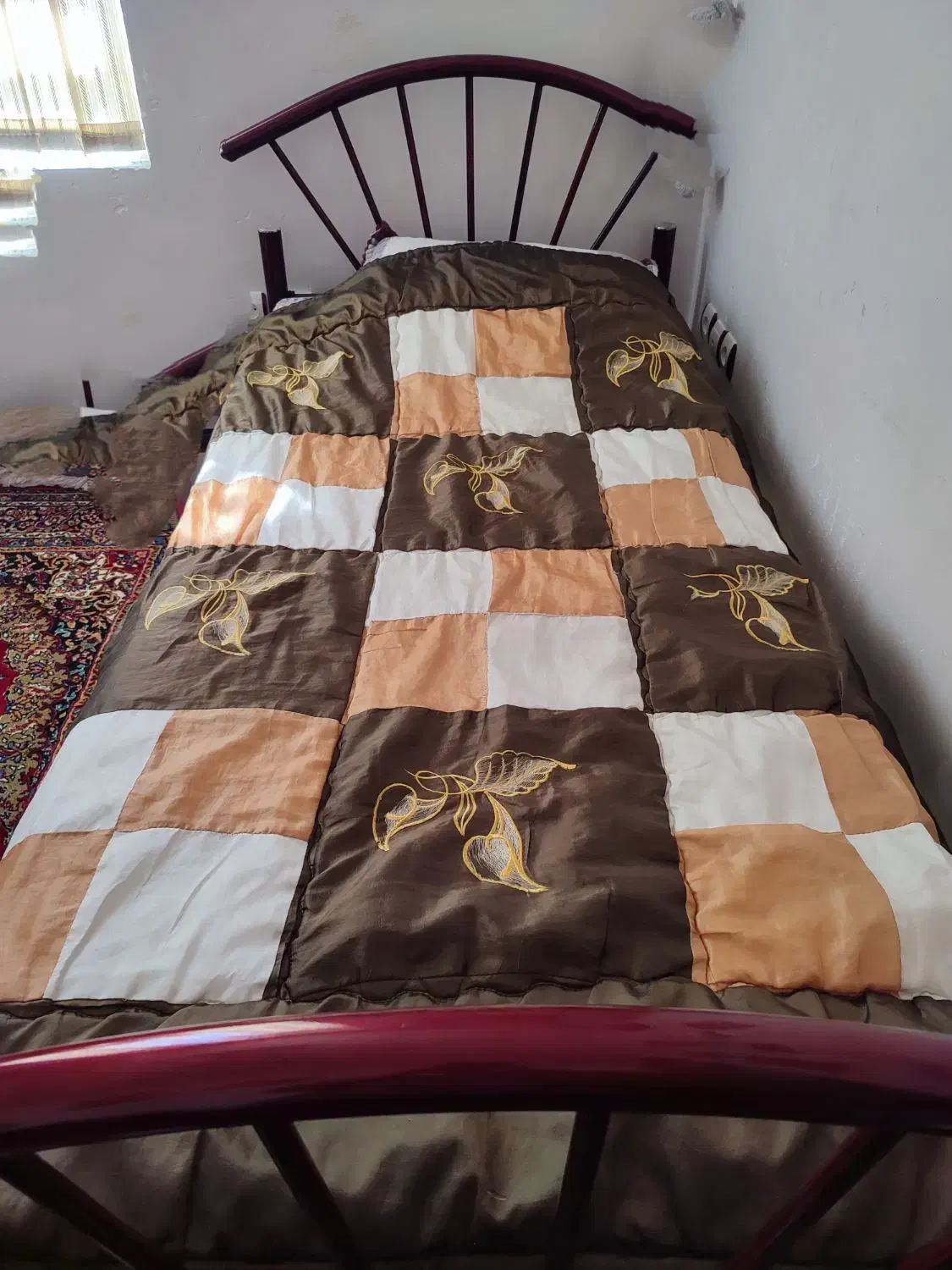 تخت خواب|تخت و سرویس خواب|دوگنبدان, |دیوار