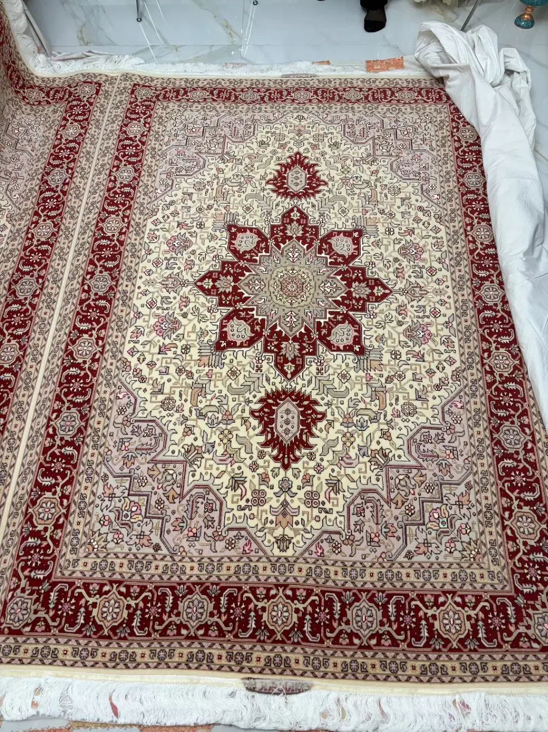 فرش جفت به هم چسبیده هریس|فرش|تهران, نیلوفر|دیوار