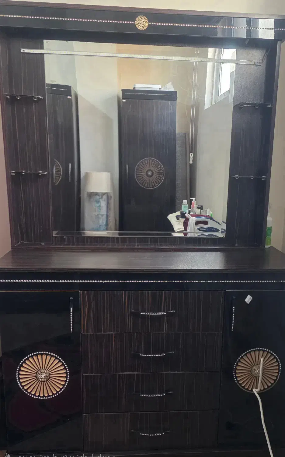 میز آرایش و تخت دو نفره|تخت و سرویس خواب|تیران, |دیوار