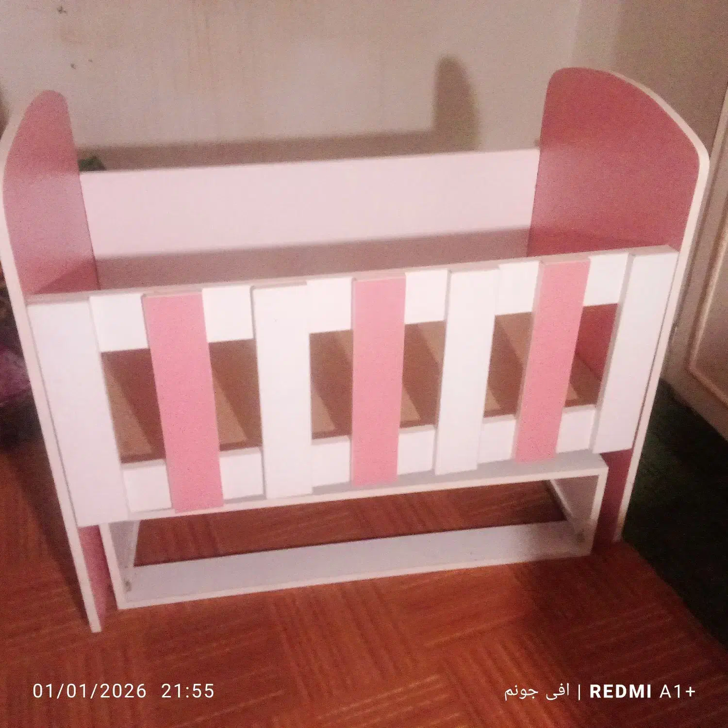 تخت نوزاد معلق|تخت و سرویس خواب|دهلران, |دیوار