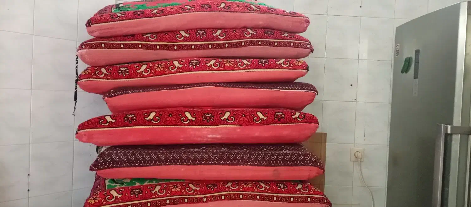 پشتی در حد نو|پشتی|جهرم, |دیوار