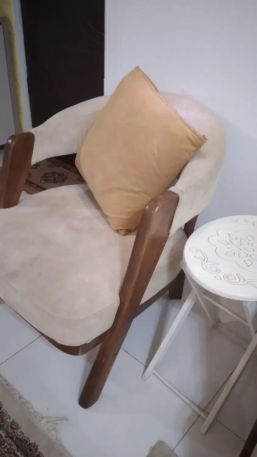 مبلمان در حد نو چوب نراد|مبلمان خانگی و میز عسلی|صومعهسرا, |دیوار