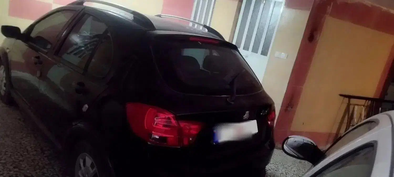 کوئیک مدل 98|خودرو سواری و وانت|صدرا-فارس, فاز ۱|دیوار