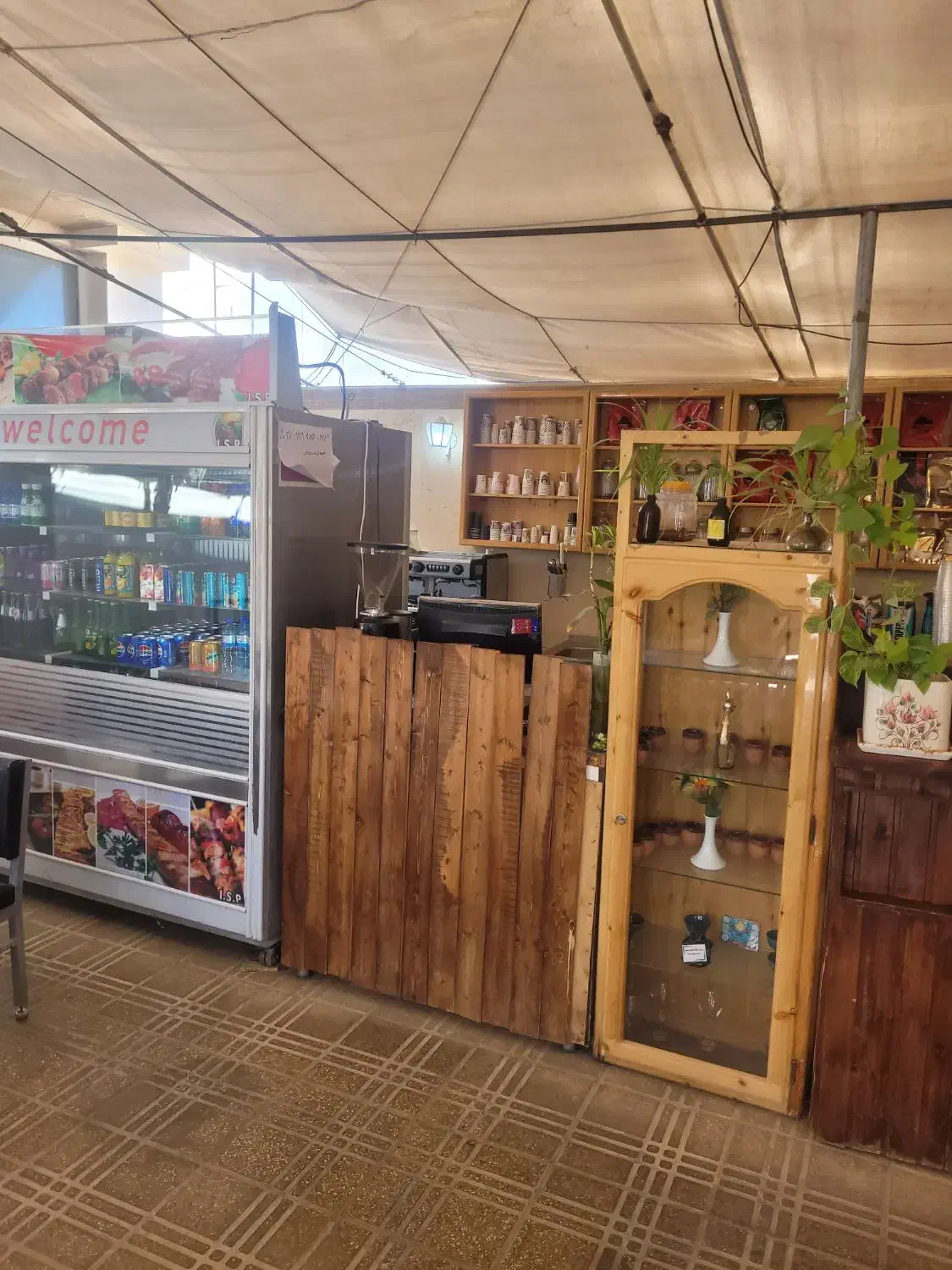 واگذاری کافه رستوران و بیرون برشهرک گلستان|اجارهٔ مغازه و غرفه|شیراز, شهرک گلستان شمالی|دیوار