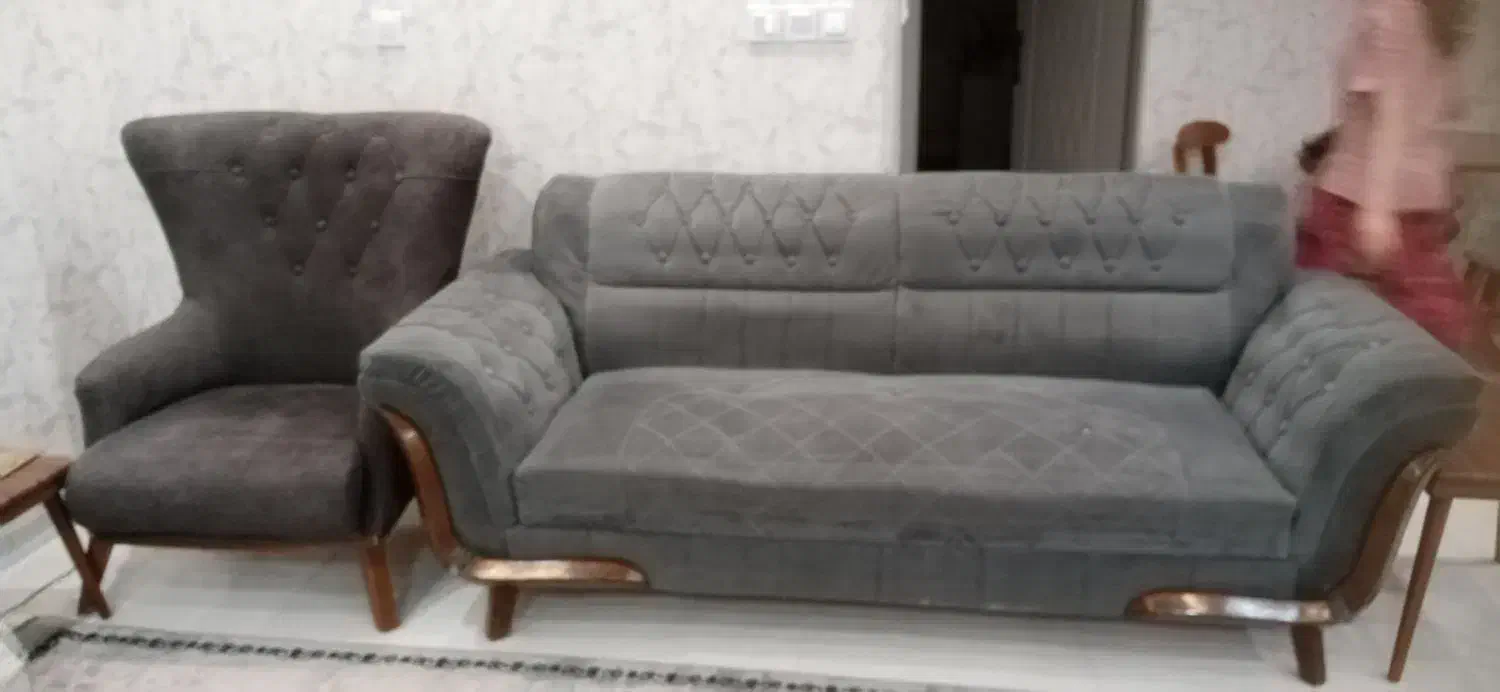 مبل راحتی|مبلمان خانگی و میز عسلی|صدرا-فارس, فاز ۱|دیوار