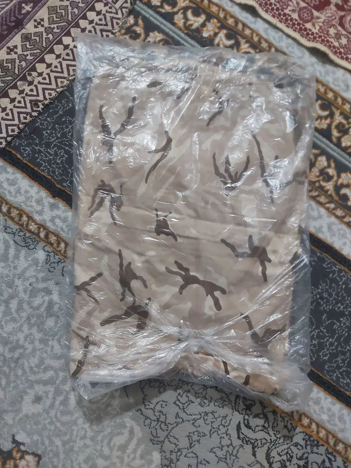 کابشن لباس نظامی|لباس|مشهد, بهمن|دیوار