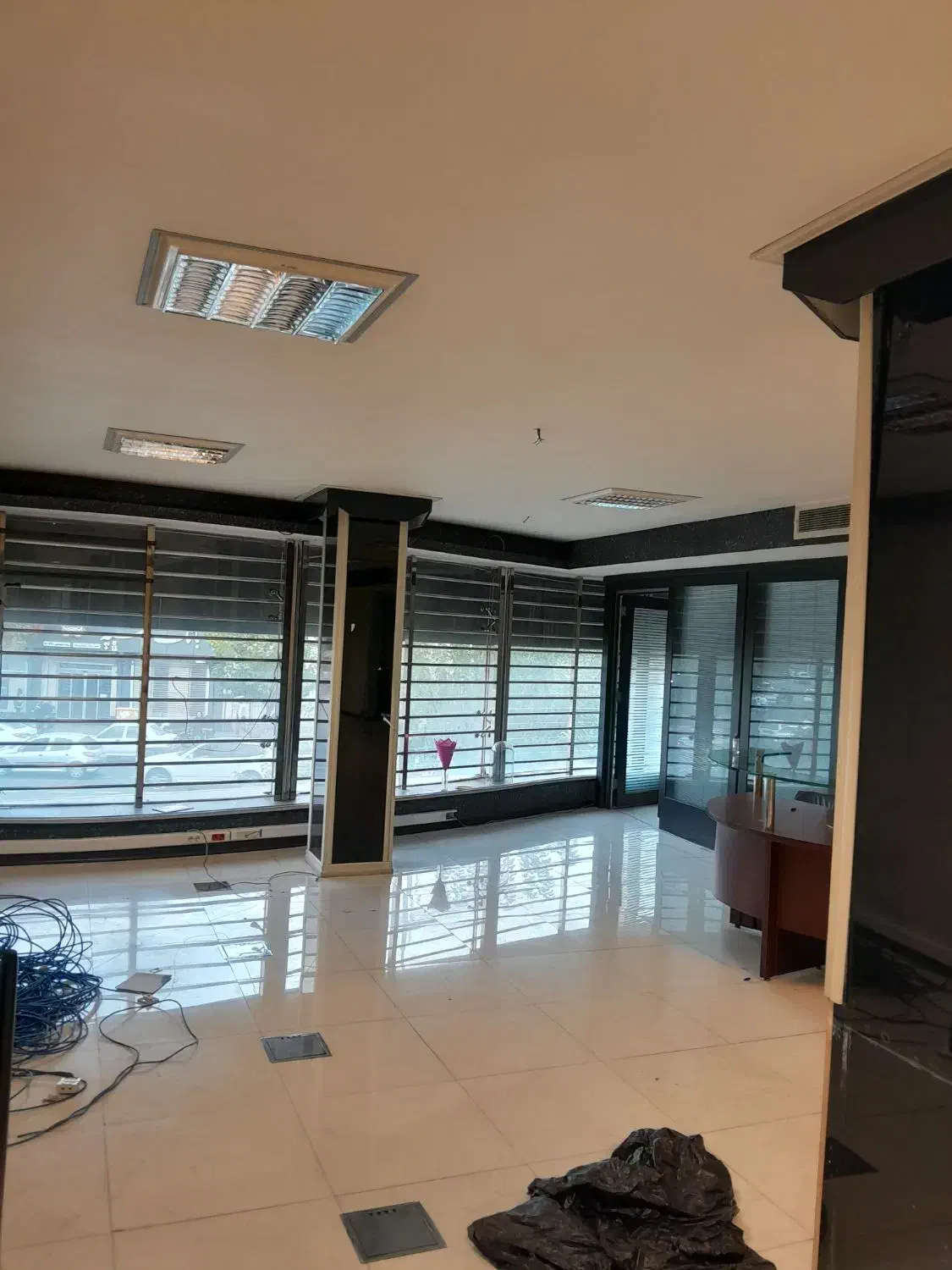 205 متر سند اداری بر میدان ونک/ 10 متر تابلوخور|اجارهٔ دفتر کار، اتاق اداری، مطب|تهران, جردن|دیوار