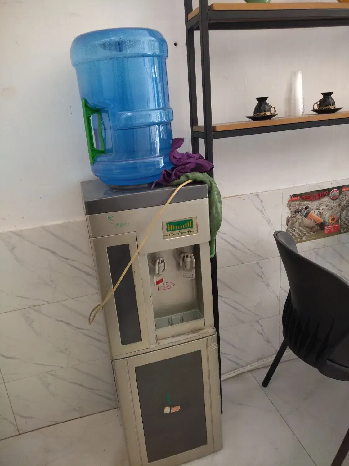 فروش میزوصندلی و آب سردکن همگی سالم|فروشگاه و مغازه|بوکان, |دیوار